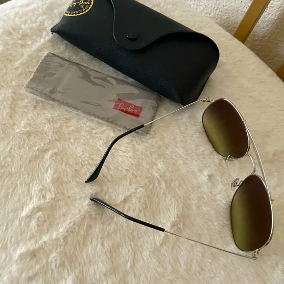 Worn few times, RAYBAN sunglasses beautiful colors. Gradient colors - Picture 3 of 3